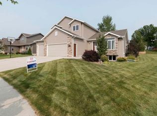 4121 Overland Rd, Bismarck, ND 58503