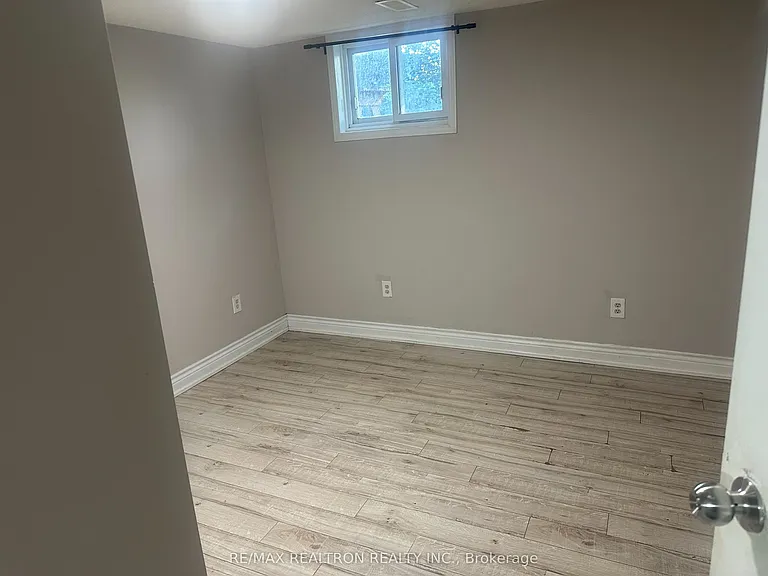 16 Montavista St #BASEMENT — Photo 8