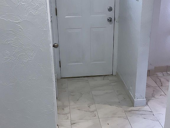 3rd image of 4871 Banbury Ct APT 4