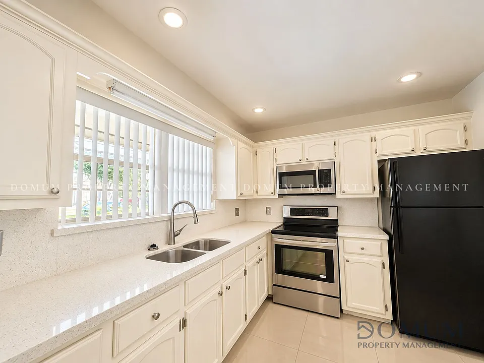 3001 Ashley Pl #3003