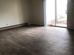 1001 Kuhn Rd #2, Carol Stream, IL 60188