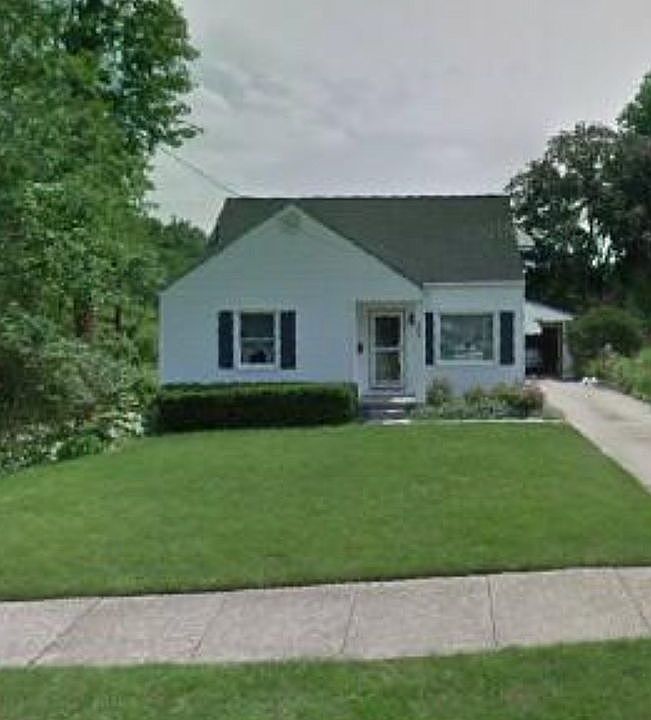 1st image of 686 Prentiss Ave