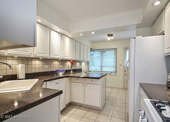 4th image of 1922 Wilmette Ave Unit C
