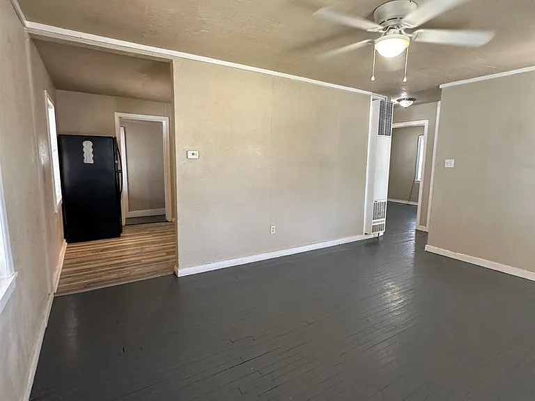 4331 S Polk St — Photo 3