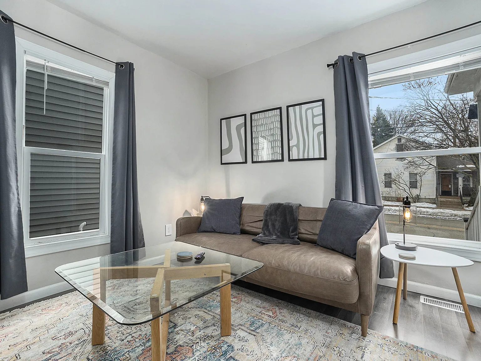 1 bed, 440 sqft, $2,397 — Photo 2