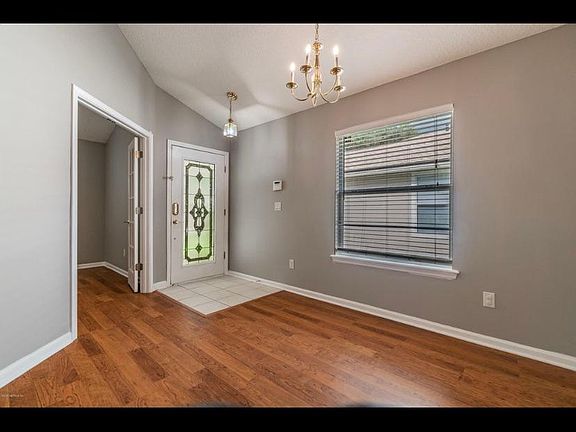 4th image of 653 Southland Ln