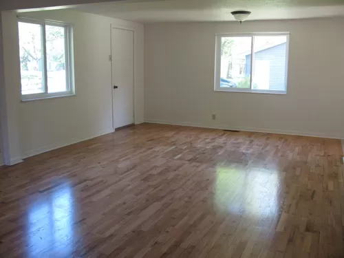 Living Room, real hardwood floors - 715 Barlow St