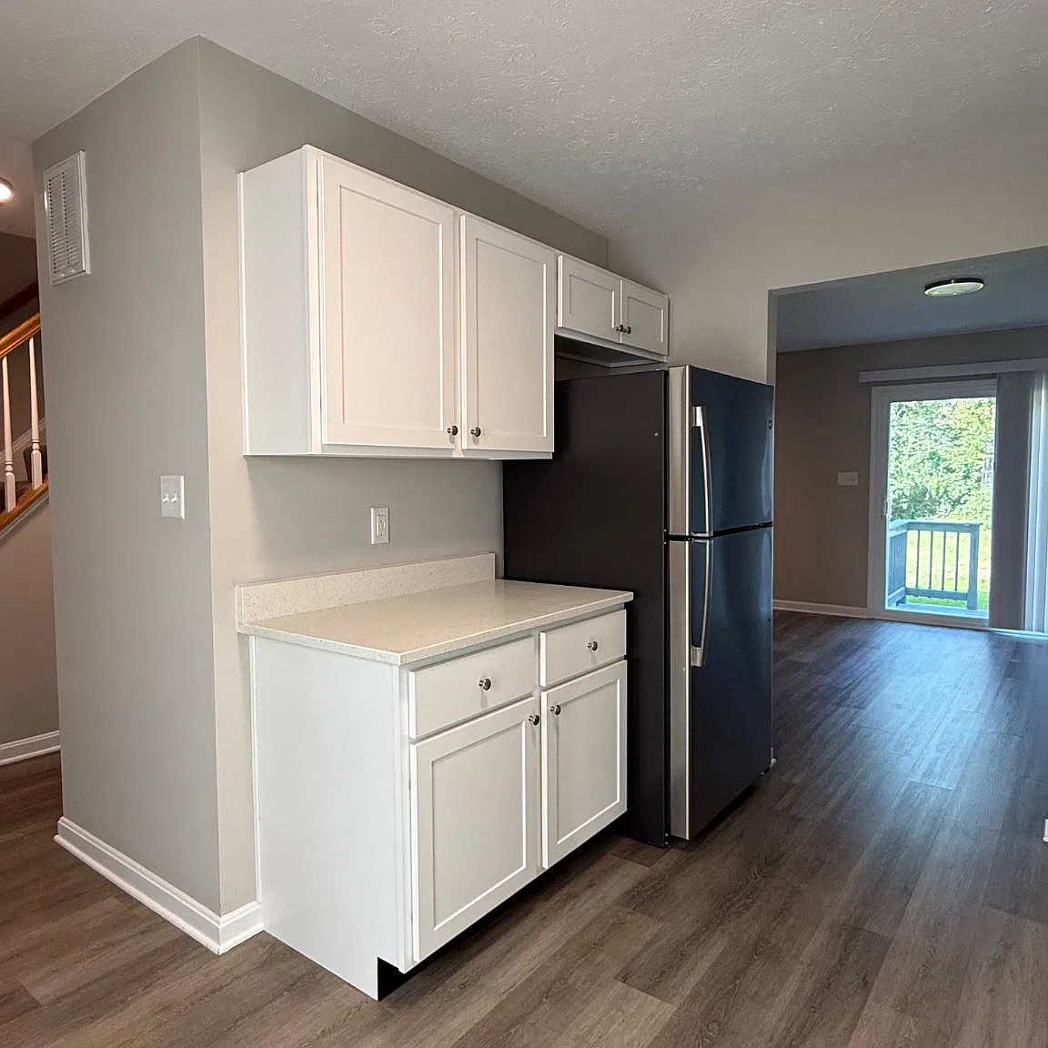 2 bed, 1.5 bath, 1040 sqft, $1,575 — Photo 3