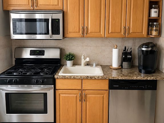 3rd image of 55 Yale Ave #1