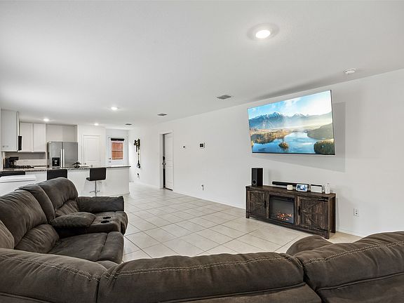 4th image of 1577 Forge Pond Ln