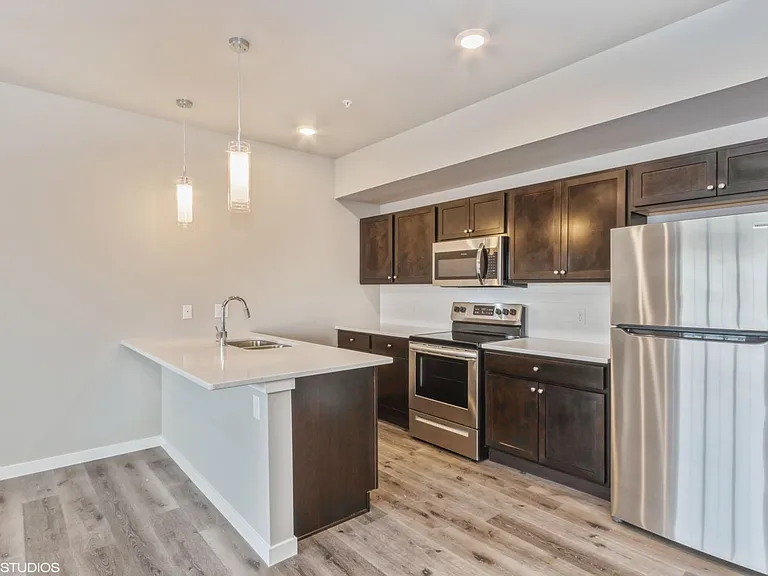 Big Ben Townhomes — Photo 3