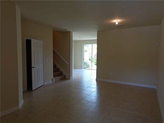 5th image of 130 Emerald Creek Ter