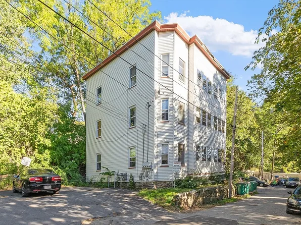 33-35 Omena Pl, Fitchburg, MA 01420