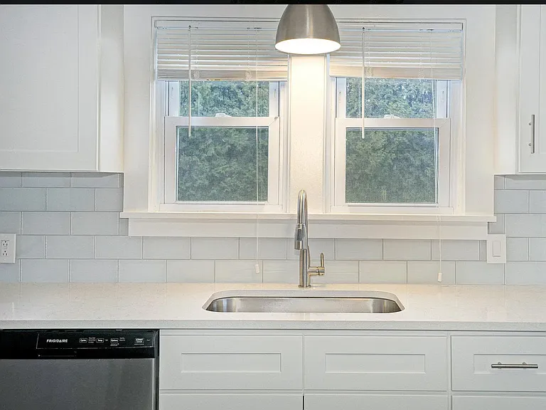 901 Sarasota Ave SE — Photo 15