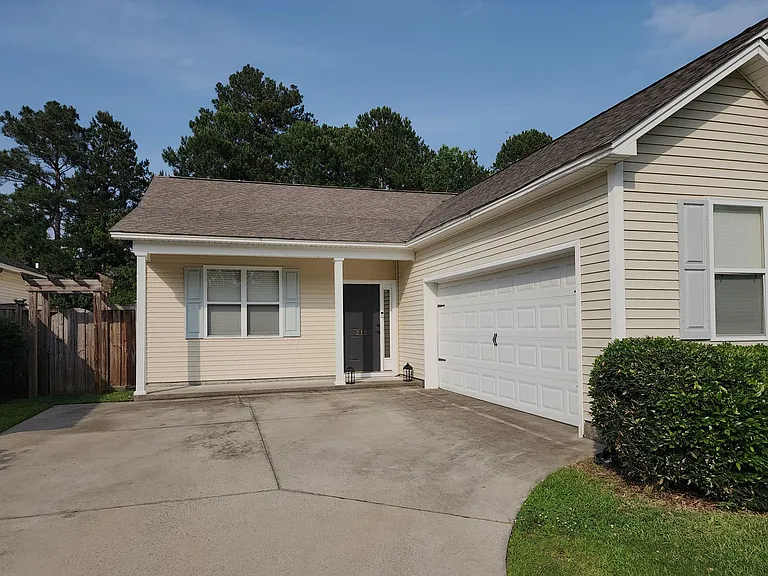 212 Sand Pebble Dr SE — Photo 3