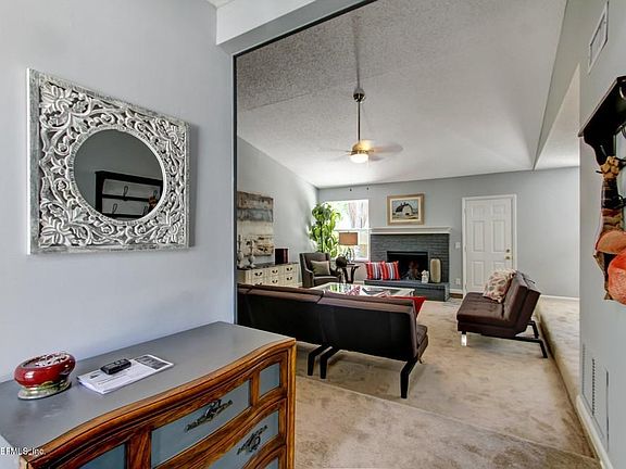 5th image of 11510 Mandarin Woods Dr E