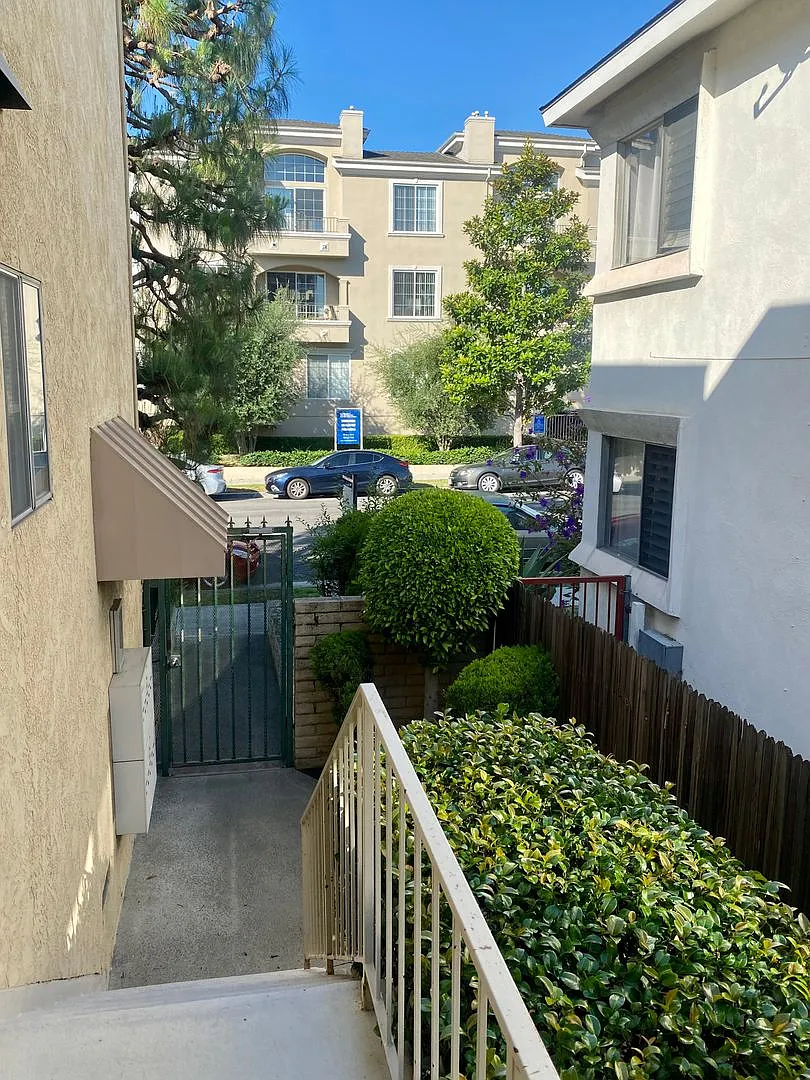 1732 Butler Ave. — Photo 3