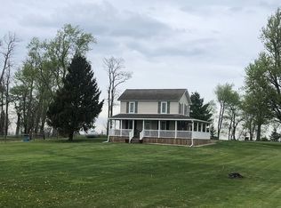 2516 E 2400 North Rd, Watseka, IL 60970