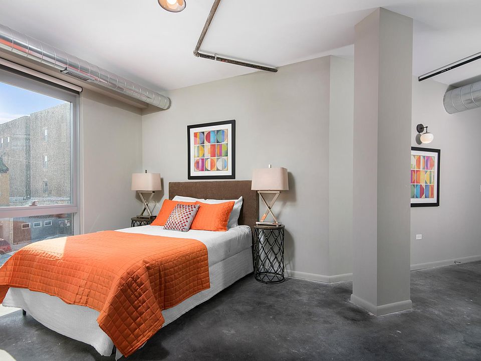 1st image of 1242 N Milwaukee Ave #509
