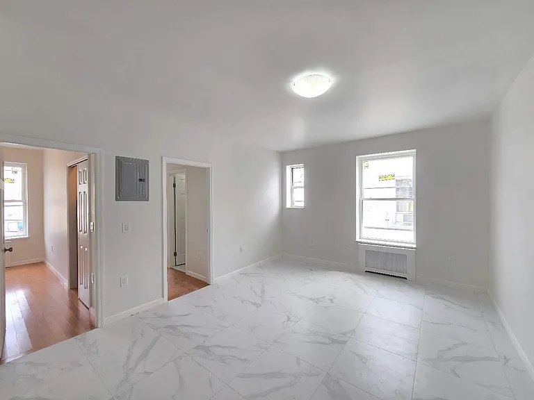 2349 E 22nd St #2F — Photo 3