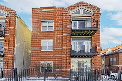 5933 W Huron St #3N Photo 1