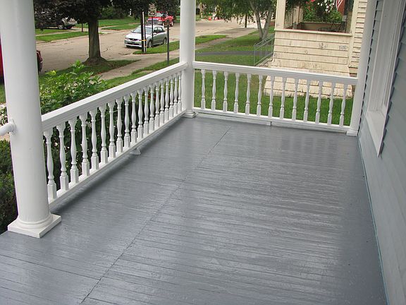 Large front porch facing Redwood Street.