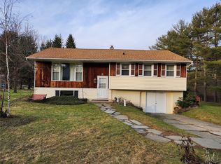 8 Woodlawn Dr, Binghamton, NY 13904