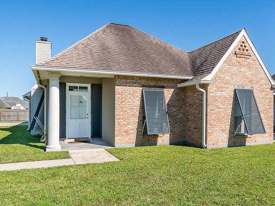 1st image of 321 Windward Dr
