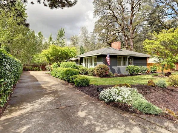 17015 Tualatin St, Lake Oswego, OR 97035