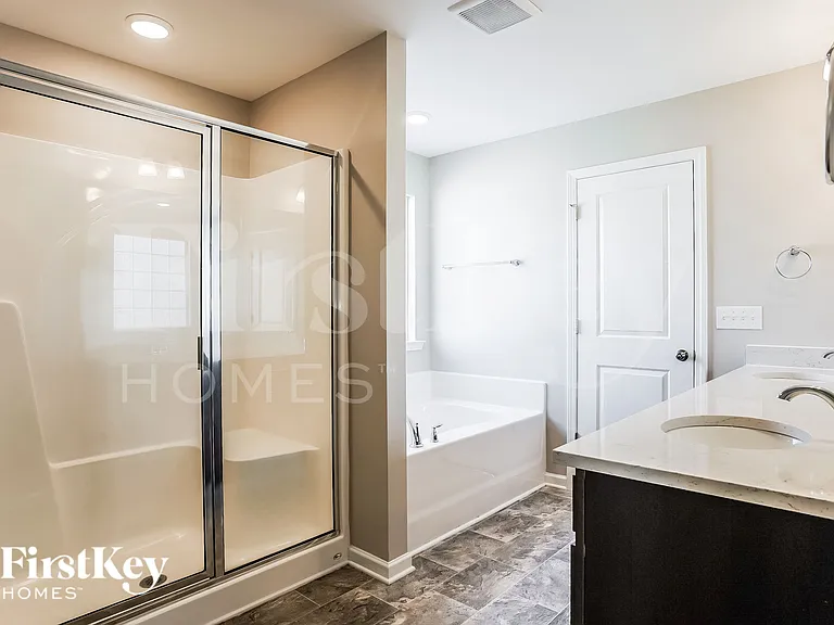 355 Streamliner Blvd — Photo 14