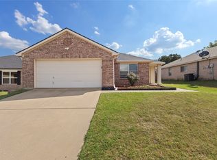 7566 Hedgeoak Ct, Fort Worth, TX 76112