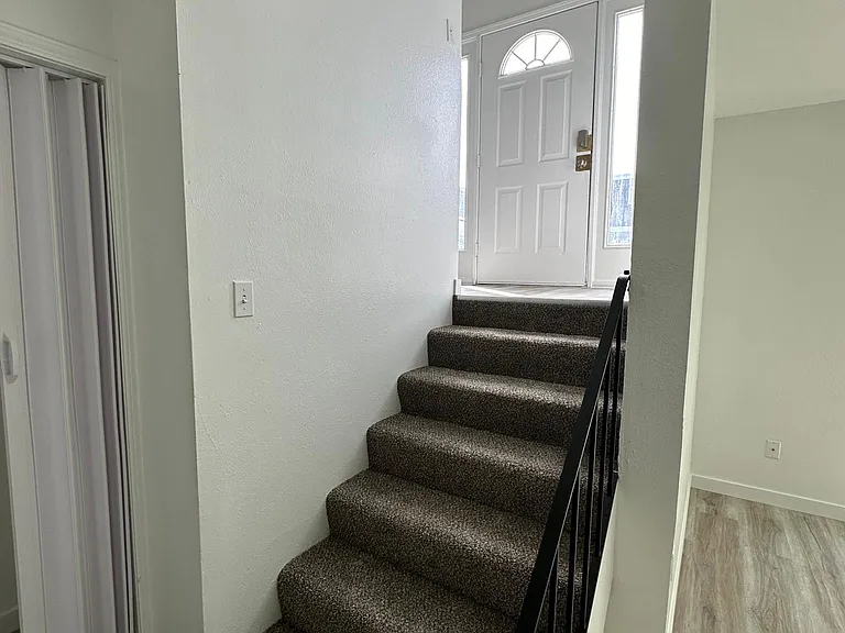 Stark Street Townhomes — Photo 41