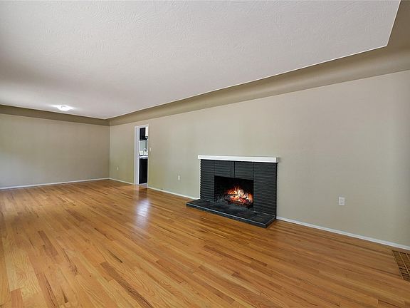3rd image of 1277 Revercomb Pl