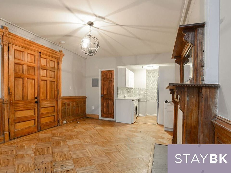 1st image of 325 Jefferson Ave #1