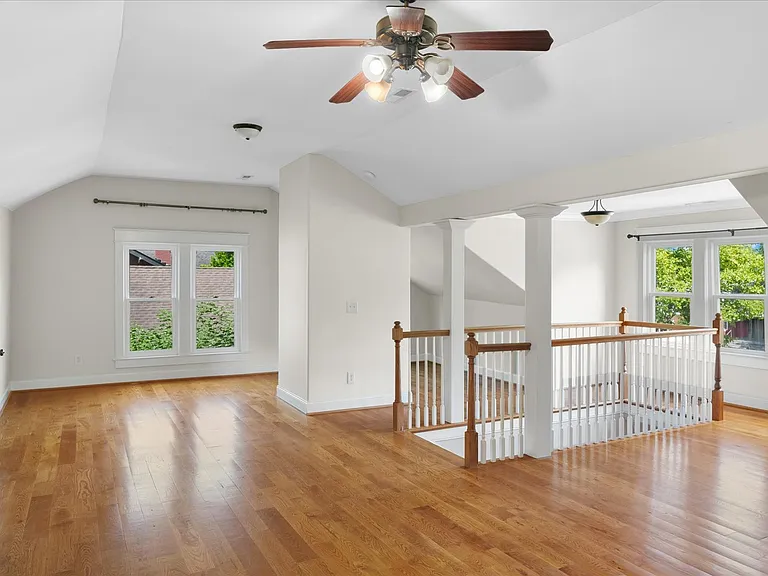 708 Shelby Ave — Photo 24