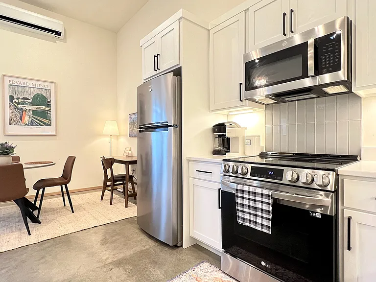 617 S Adams St #101 — Photo 4