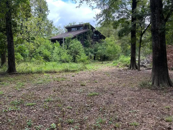 126 Deer Ln, Lucedale, MS 39452