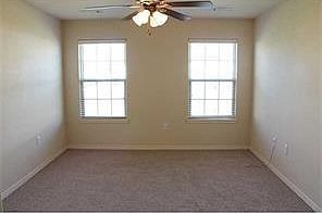 5th image of 935 Kensington Dr