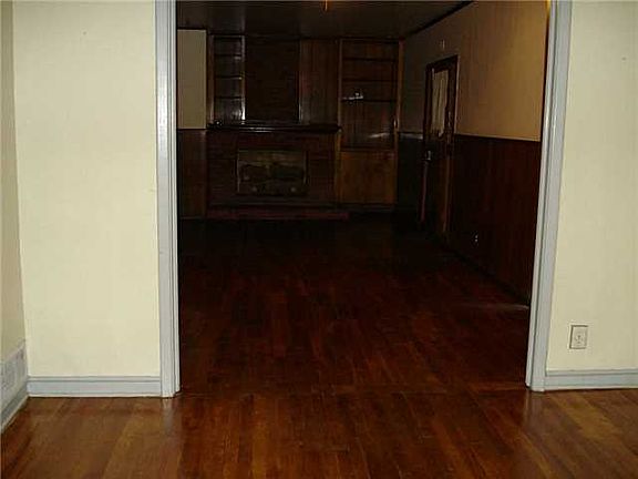 5th image of 3900 Sacramento Ave