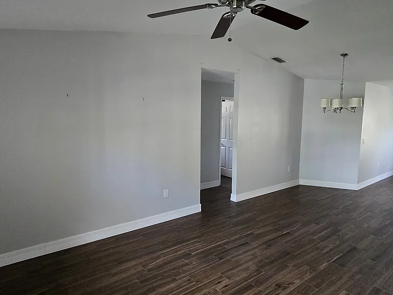 6400 Shane Ln — Photo 6