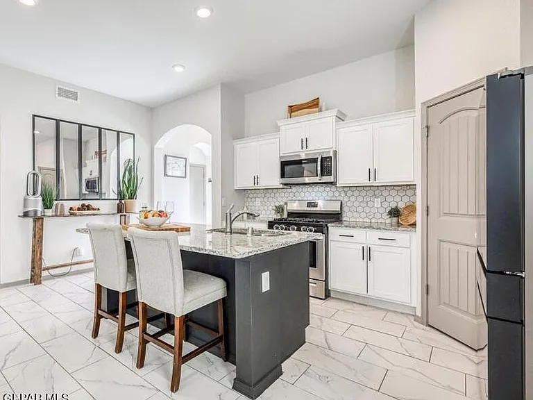 329 Samuel Vista St — Photo 9