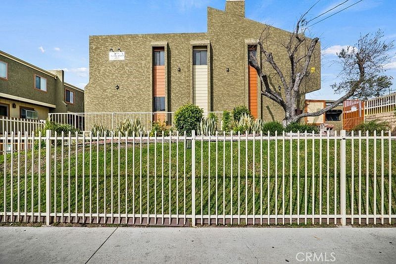 1st image of 3749 W 139th St