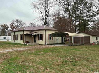 103 E 11th St, Belle Rive, IL 62810