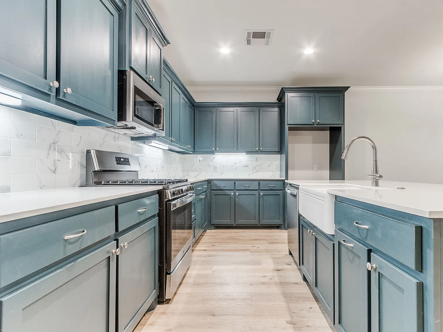 3 bed, 1700 sqft, $1,995 — Photo 3