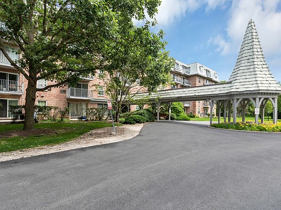 2nd image of 5125 Blodgett Ave APT 208