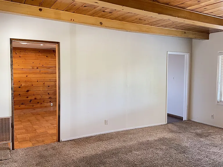 164 Cottonwood Ln — Photo 5