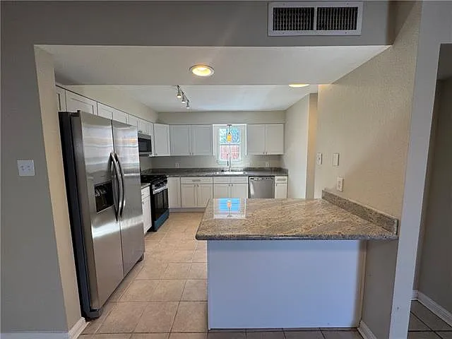 3106 Laplace St — Photo 4