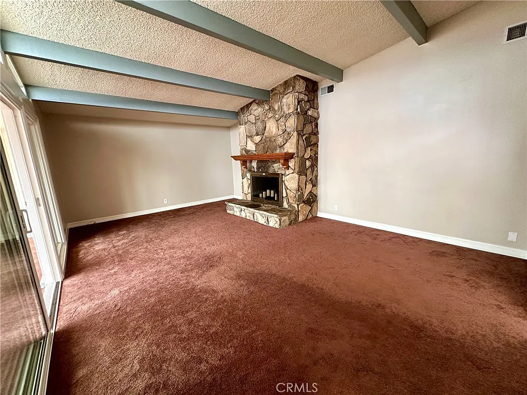 4 bed, 1726 sqft, $5,000 — Photo 3