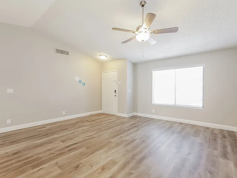 3145 Laurel Ave — Photo 6