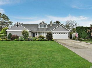 80 Hampton Blvd, Massapequa, NY 11758